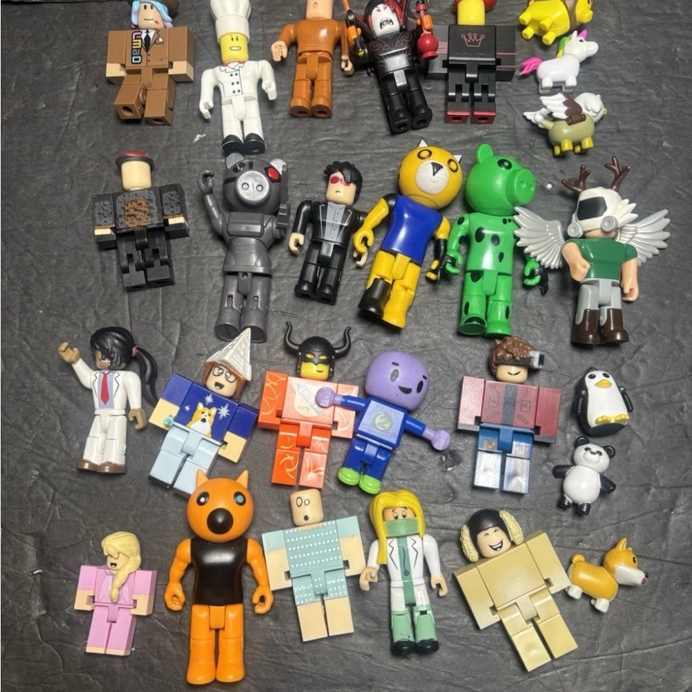 ROBLOX Action Figures Lot Figures, Accessories & Parts